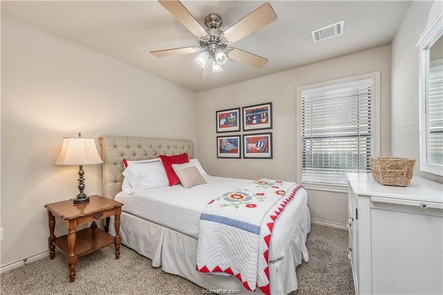 3800 Dove Hollow Lane, College Station, TX 77845