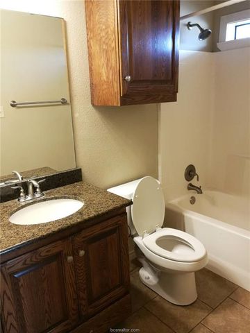 3800 Dove Hollow Lane, College Station, TX 77845
