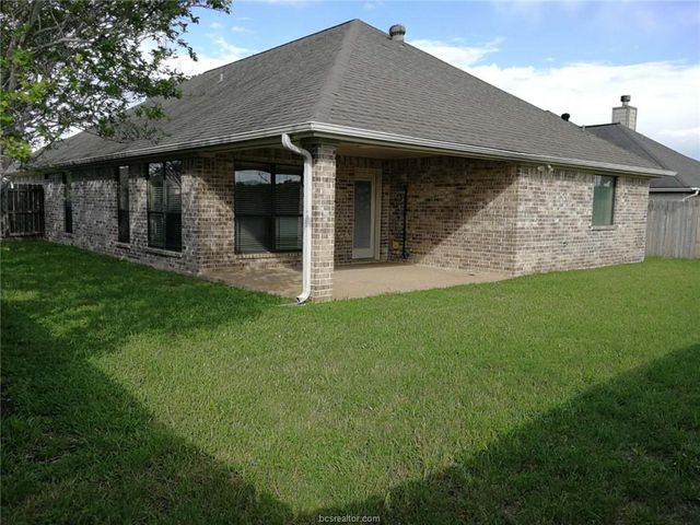 3800 Dove Hollow Lane, College Station, TX 77845
