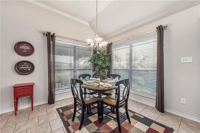 3800 Dove Hollow Lane, College Station, TX 77845