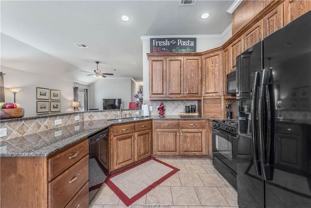 3800 Dove Hollow Lane, College Station, TX 77845