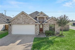 3800 Dove Hollow Lane, College Station, TX 77845