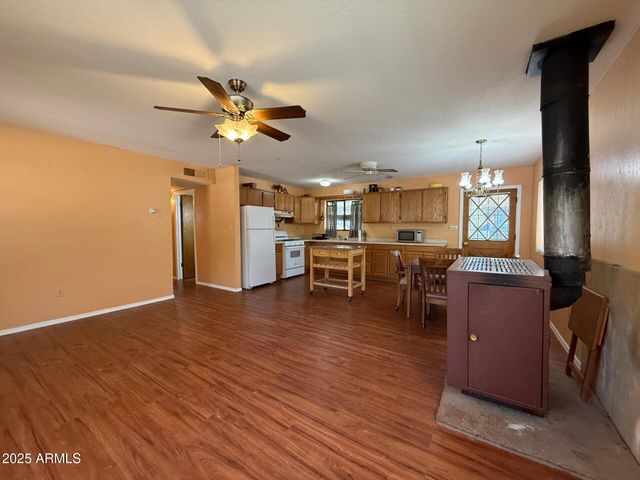 2143 COTTONTAIL Road, Overgaard, AZ 85933