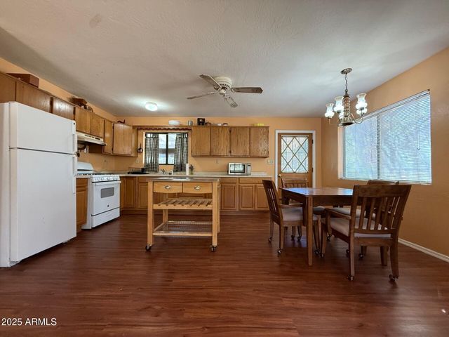 2143 COTTONTAIL Road, Overgaard, AZ 85933