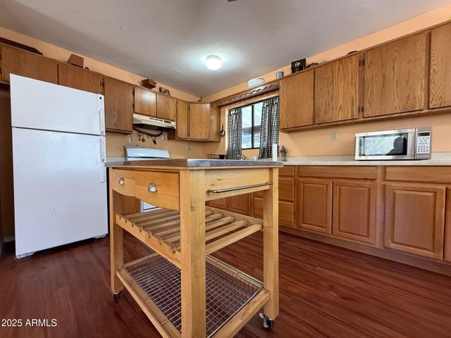 2143 COTTONTAIL Road, Overgaard, AZ 85933