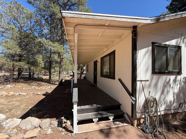 2143 COTTONTAIL Road, Overgaard, AZ 85933