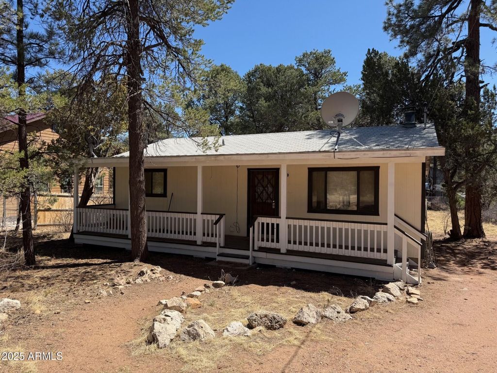 2143 COTTONTAIL Road, Overgaard, AZ 85933
