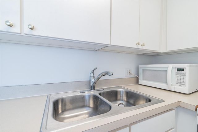 9632 LAKE CHASE ISLAND WAY 9632, Tampa, FL 33626