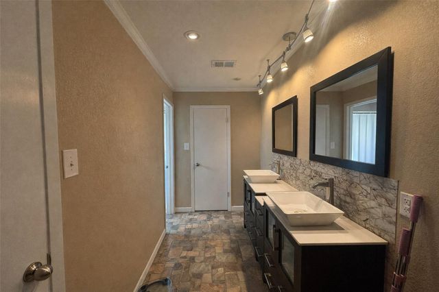 7490 Highway 146 N, Liberty, TX 77575