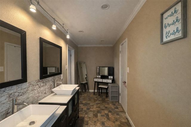 7490 Highway 146 N, Liberty, TX 77575