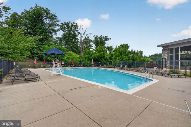 2621 EASTBOURNE DR, Woodbridge, VA 22191