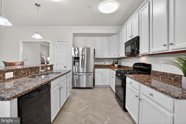 2621 EASTBOURNE DR, Woodbridge, VA 22191