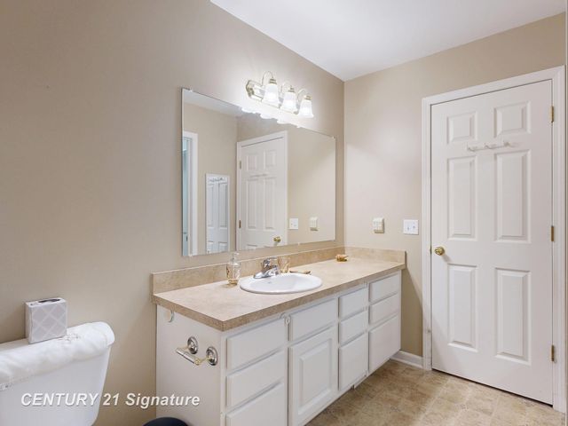 1324 Carpathian Way, Vienna Twp, MI 48420