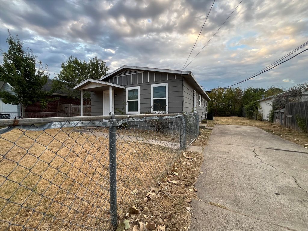 2020 Nomas Street, Dallas, TX 75212 — photo 2