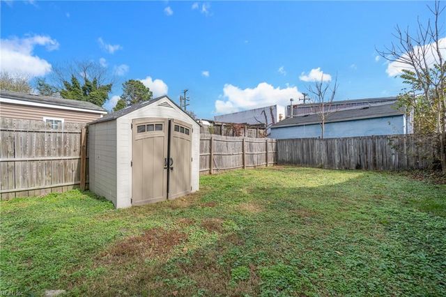 1405 Perry ST, Chesapeake, VA 23324