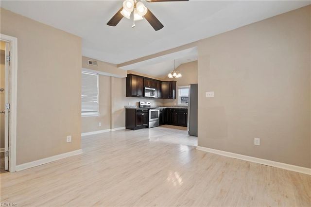 1405 Perry ST, Chesapeake, VA 23324