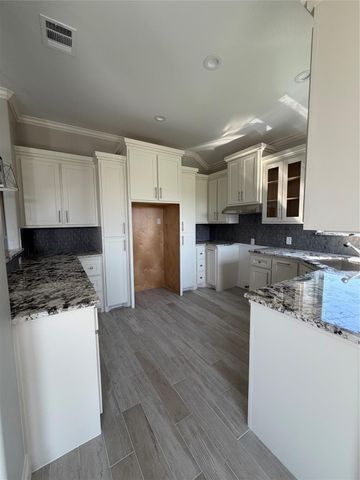 749 Buffalo Trail, Angleton, TX 77515