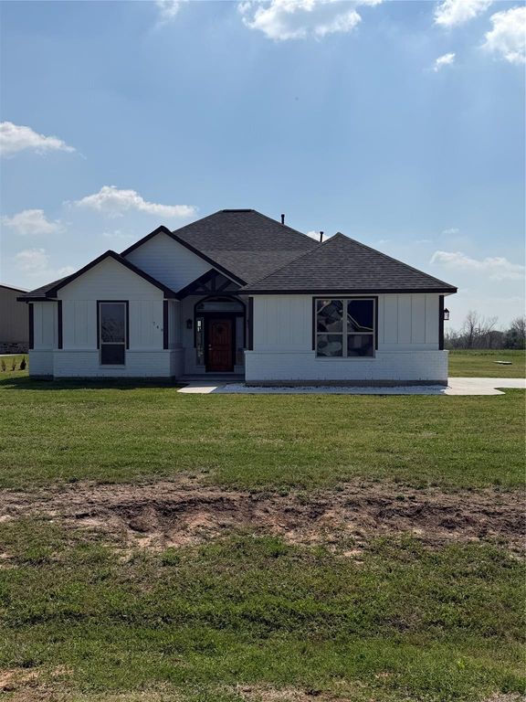 749 Buffalo Trail, Angleton, TX 77515