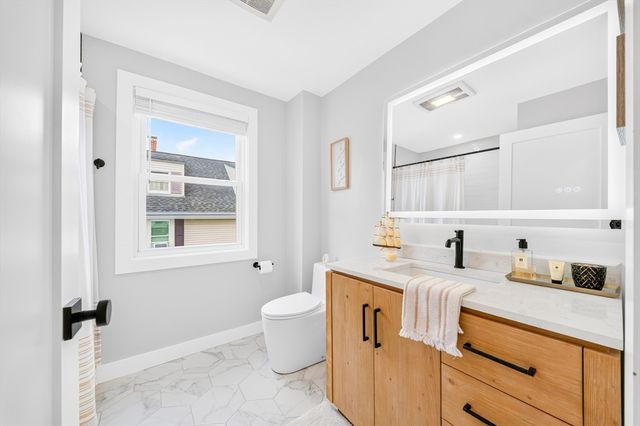 12 Sewall Ave 2B, Winthrop, MA 02152