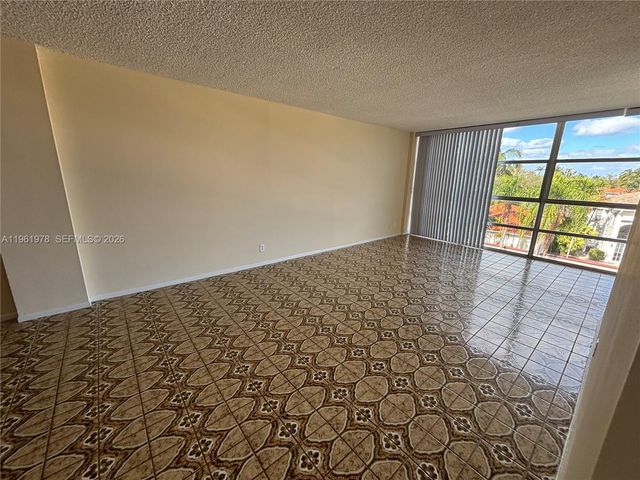 2001 Atlantic Shores Blvd 409, Hallandale Beach, FL 33009