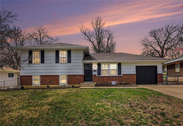 9112 Marsh Avenue, Kansas City, MO 64138