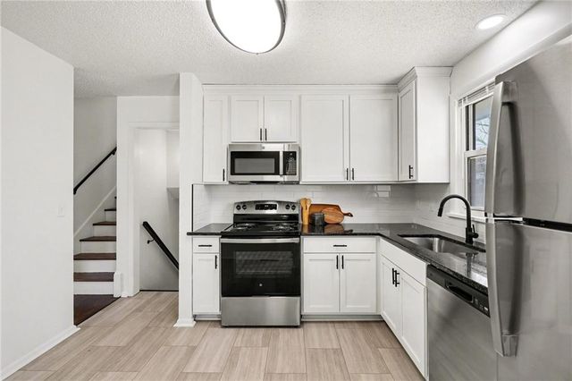 9112 Marsh Avenue, Kansas City, MO 64138