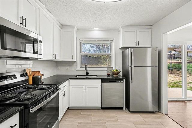 9112 Marsh Avenue, Kansas City, MO 64138