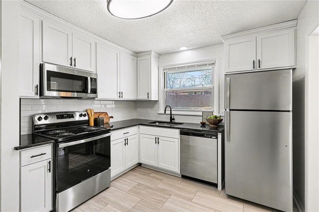 9112 Marsh Avenue, Kansas City, MO 64138