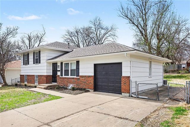 9112 Marsh Avenue, Kansas City, MO 64138