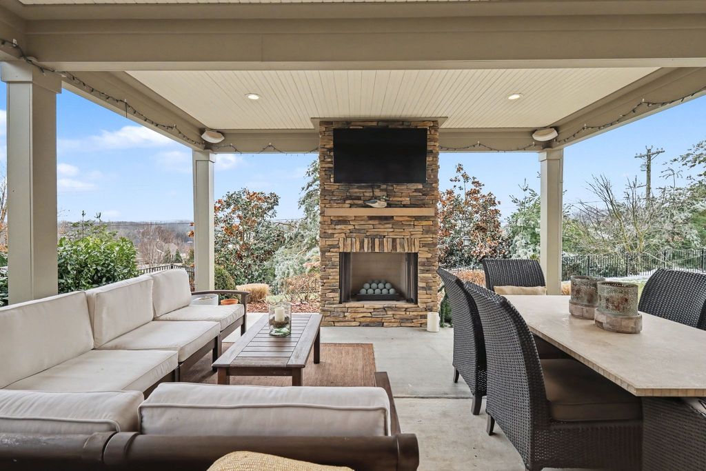 330 Finnhorse Ln, Franklin, TN 37064