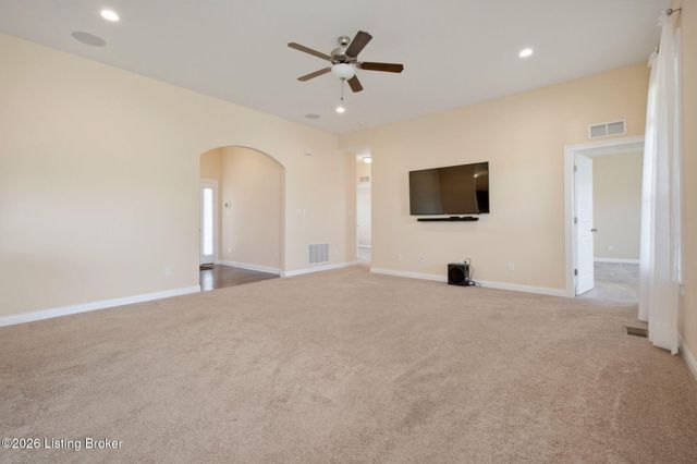 421 Golden Wing Rd, Mt Washington, KY 40047