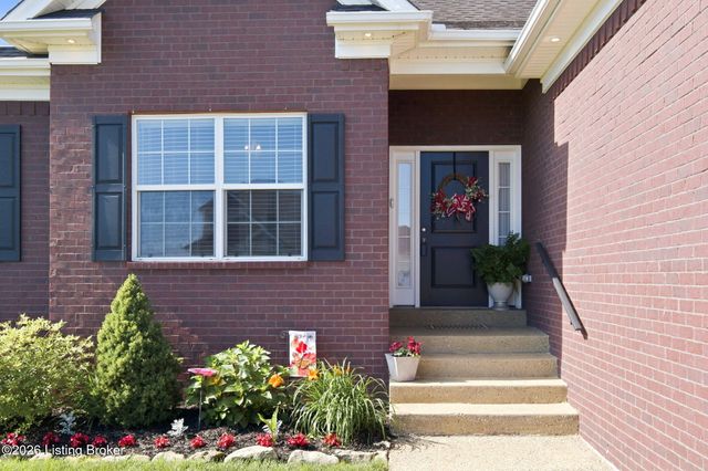 421 Golden Wing Rd, Mt Washington, KY 40047