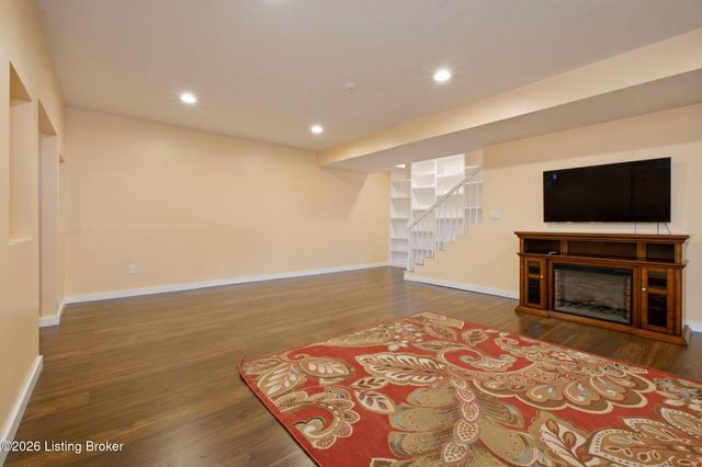421 Golden Wing Rd, Mt Washington, KY 40047