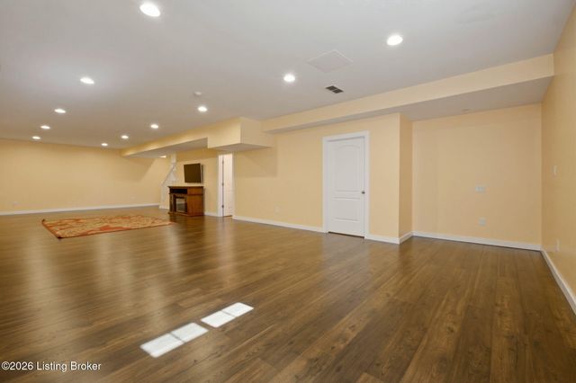 421 Golden Wing Rd, Mt Washington, KY 40047