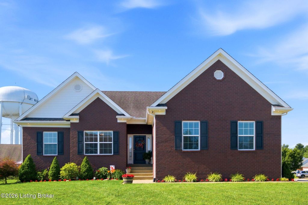 421 Golden Wing Rd, Mt Washington, KY 40047