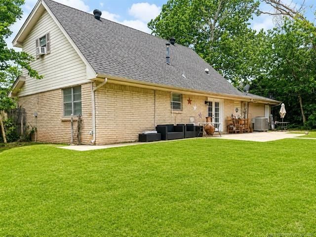 1813 Bellaire Circle, Moore, OK 73160