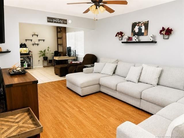 1813 Bellaire Circle, Moore, OK 73160