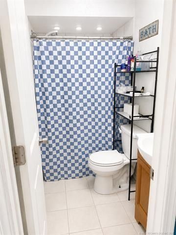 1813 Bellaire Circle, Moore, OK 73160