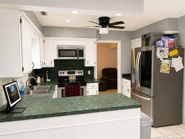 1813 Bellaire Circle, Moore, OK 73160