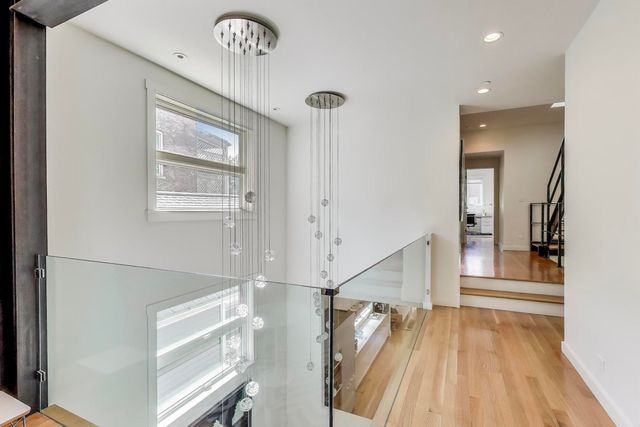 1475 W Superior Avenue 1, Chicago, IL 60647