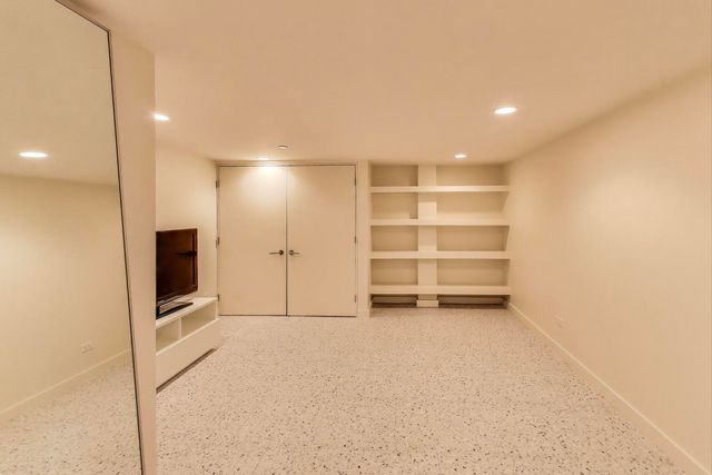 1475 W Superior Avenue 1, Chicago, IL 60647