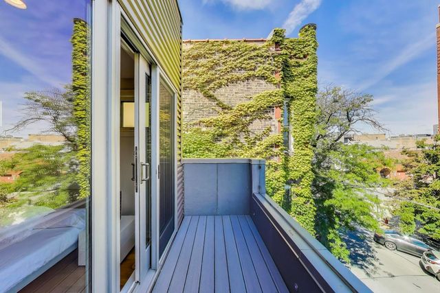 1475 W Superior Avenue 1, Chicago, IL 60647