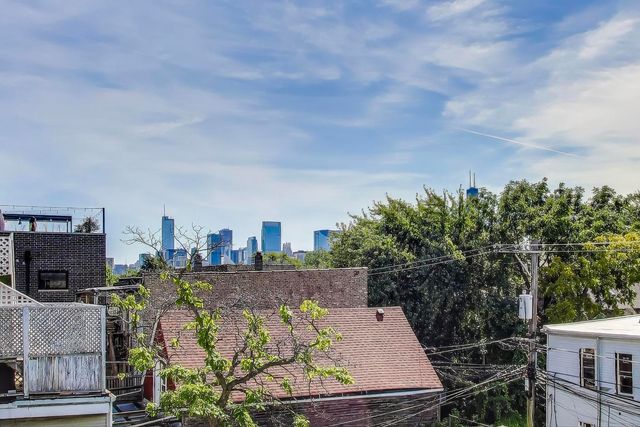 1475 W Superior Avenue 1, Chicago, IL 60647