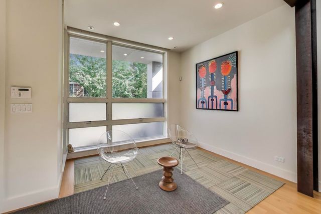 1475 W Superior Avenue 1, Chicago, IL 60647