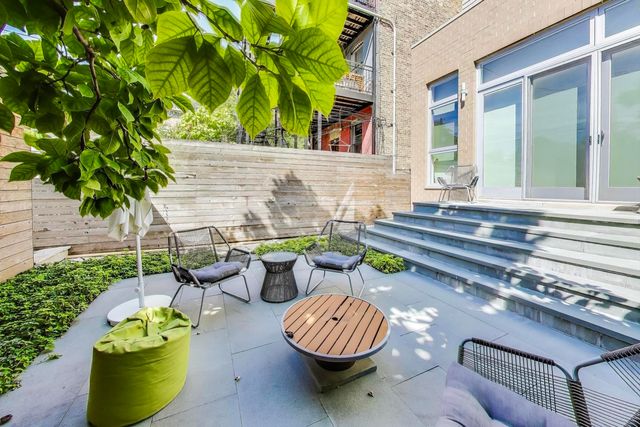 1475 W Superior Avenue 1, Chicago, IL 60647