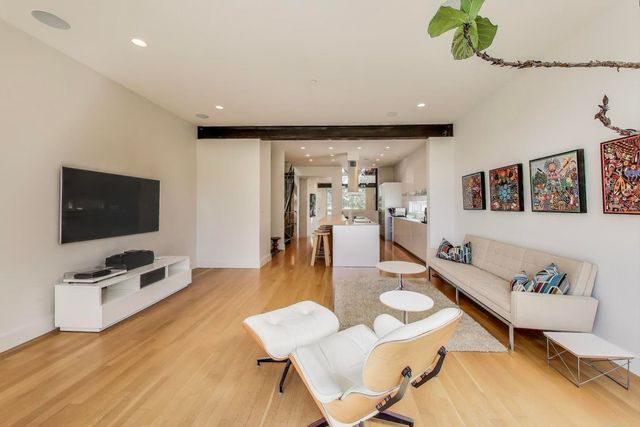 1475 W Superior Avenue 1, Chicago, IL 60647