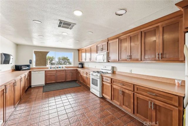 4080 Pedley 50, Jurupa Valley, CA 92509