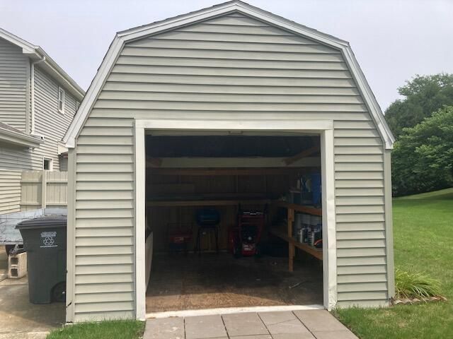 4145 W Anita LANE, Franklin, WI 53132