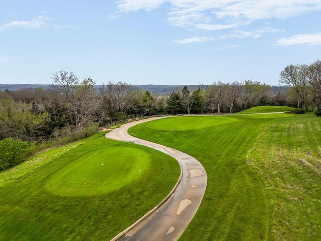 27205 W 100th Terrace, Olathe, KS 66061