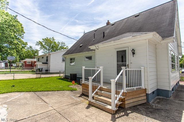 3154 Northwest Boulevard NW, Warren, OH 44485